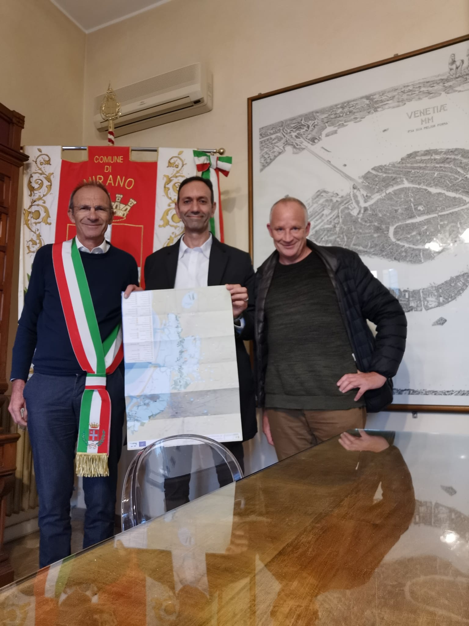 Consegna Mappe Ecoturismo al Sindaco di Mirano